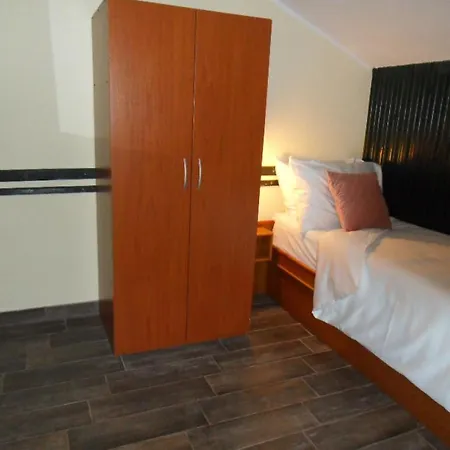 Sunset Beachfront Apartment Rogoznica (Sibenik-Knin)