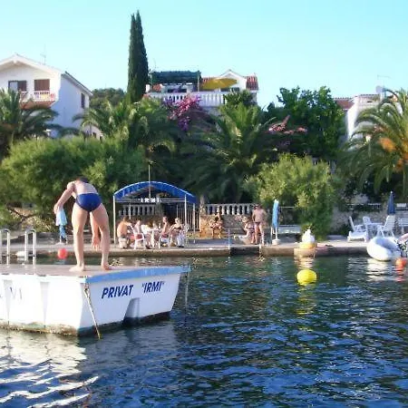 Sunset Beachfront Apartment Rogoznica (Sibenik-Knin)