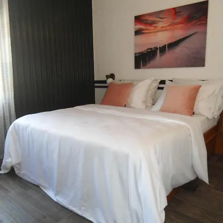 Sunset Beachfront Apartment Rogoznica (Sibenik-Knin)