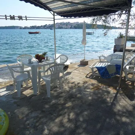 Sunset Beachfront Apartment *